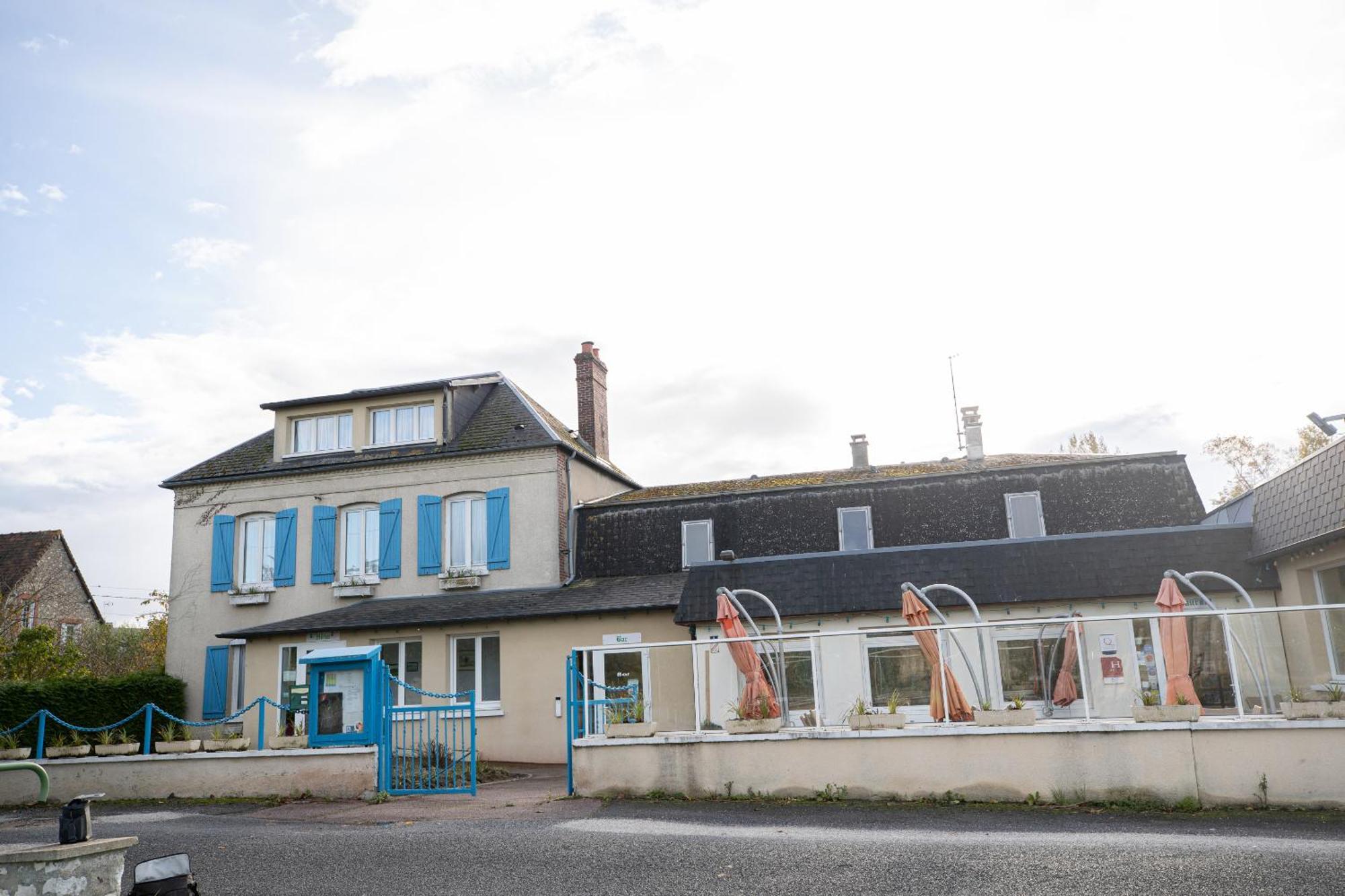 Hotel Restaurant Des 4 Ecluses Gaillon ภายนอก รูปภาพ