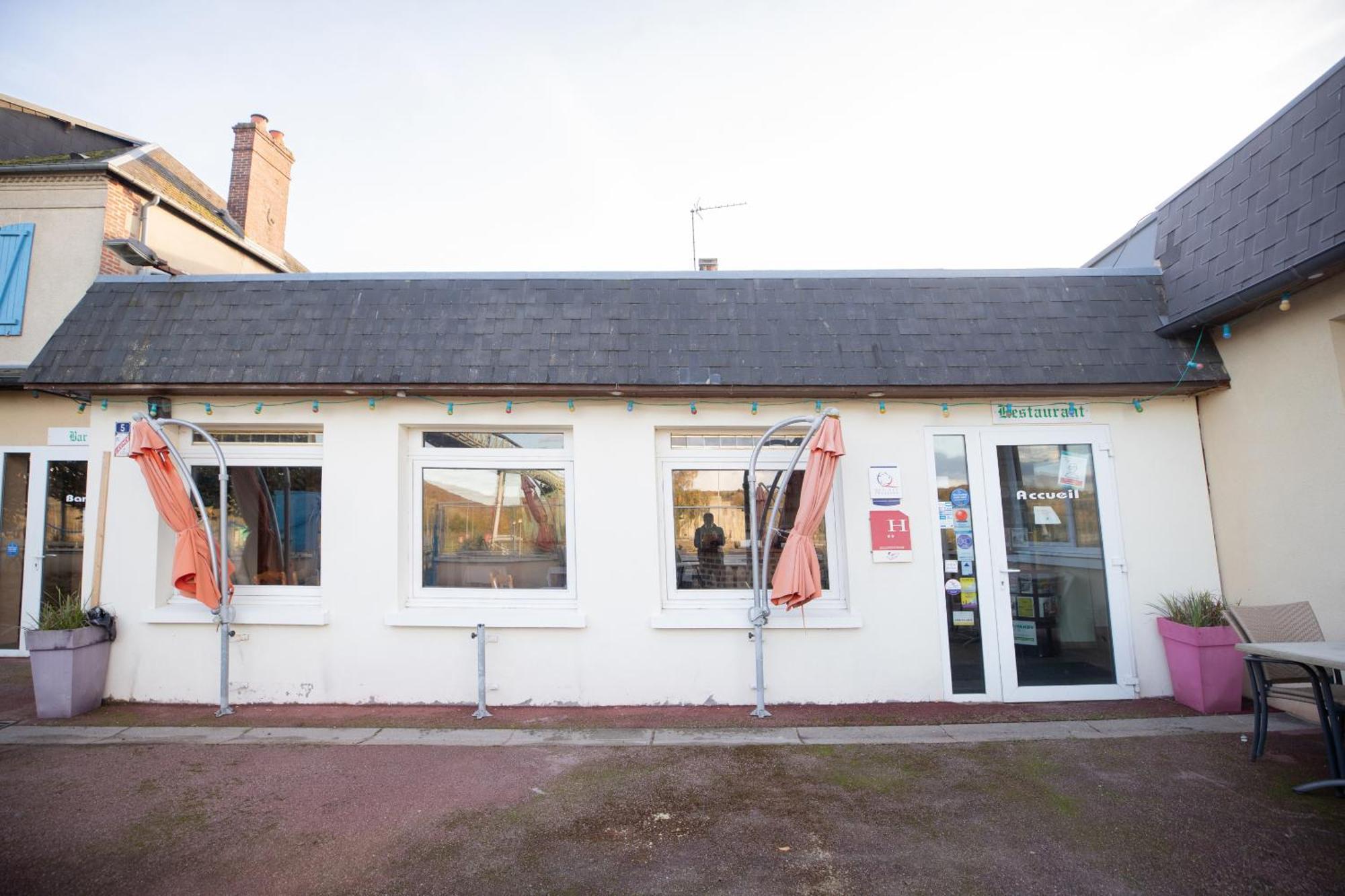 Hotel Restaurant Des 4 Ecluses Gaillon ภายนอก รูปภาพ